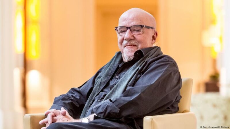 Paulo Coelho está na lista com os 100 maiores pensadores da atualidade