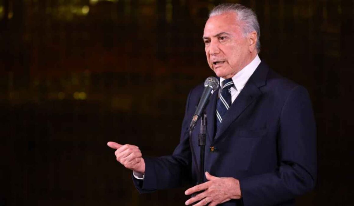 Temer faz pronunciamento raivoso e diz que não vão derrubá-lo