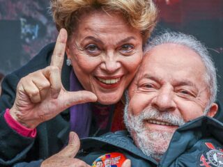 'O PT não vai tirar o Lula, nem oferecer outro candidato', diz Dilma em Londres