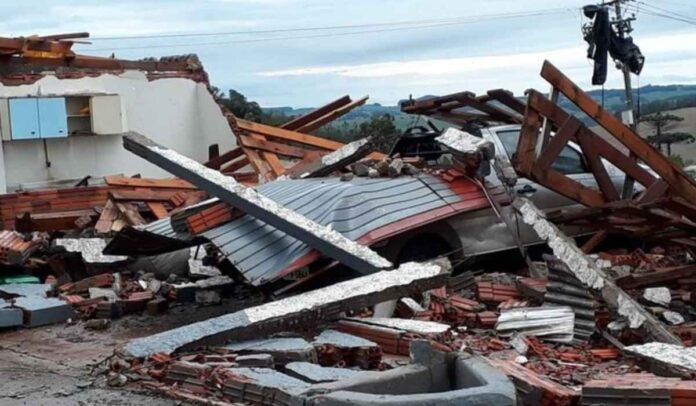 Temporal no Rio Grande do Sul deixa mais de 2,6 mil casas danificadas