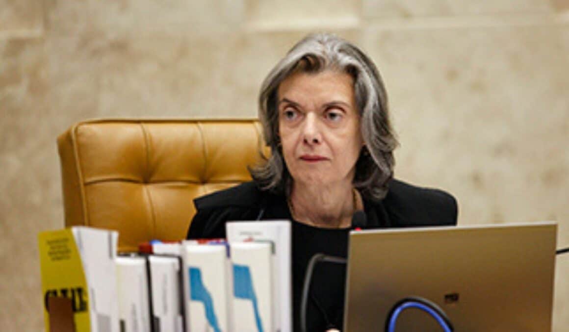 STF suspende decisão da Justiça do Pará que obrigava Governo a pagar piso salarial dos professores STF suspende decisão da Justiça do Pará que obrigava Governo a pagar piso salarial dos professores