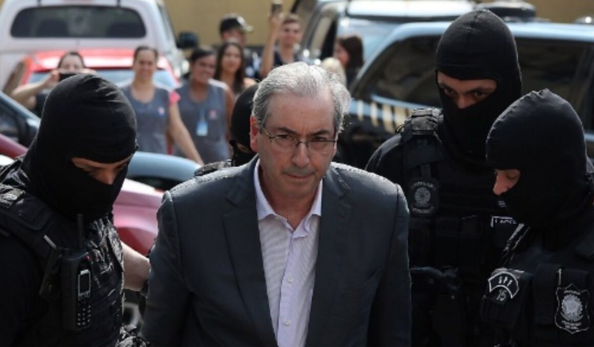 Defesa de Eduardo Cunha entra com dois habeas corpus no STF