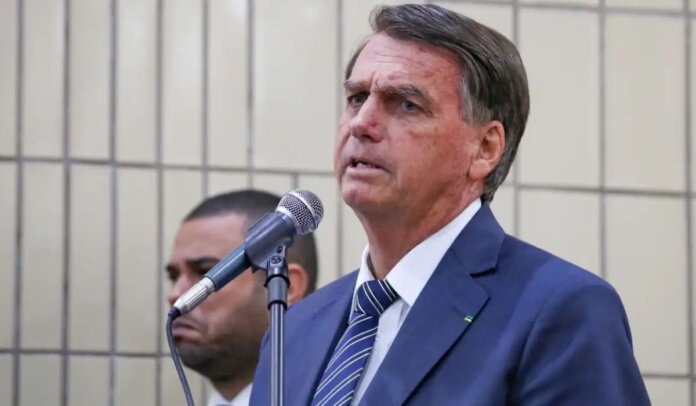 Bolsonaro desiste do PR, e Ciro começa ofensiva para conseguir apoio