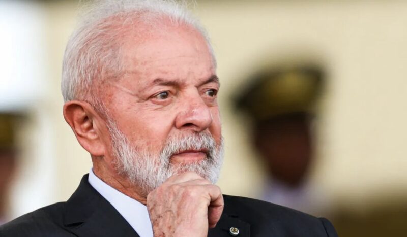 Lula prepara decreto que aumenta salário mínimo para R$ 1.518