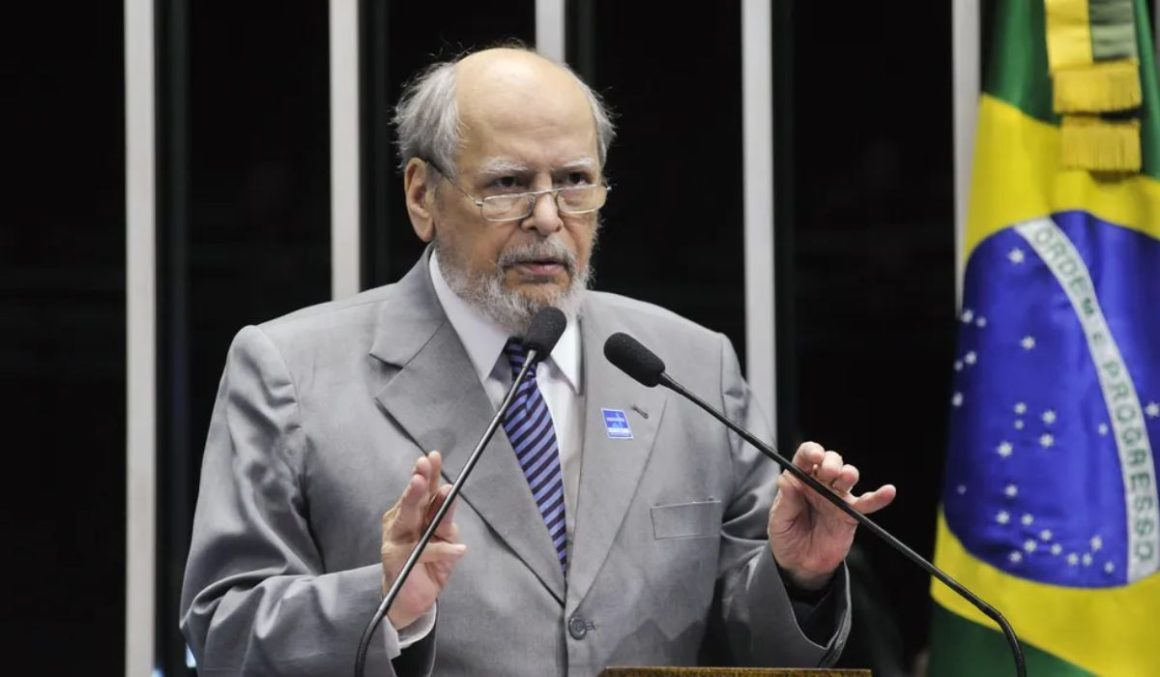 Humor negro - Sepúlveda Pertence aponta erros na "comédia" do TRF da 4ª Região