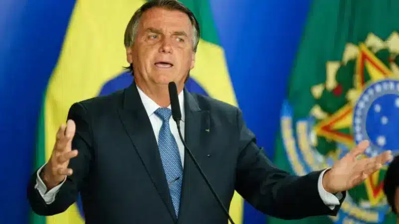 ASSISTA: Bolsonaro dispara contra Lula "Posso ser horrível, mas o outro é péssimo"