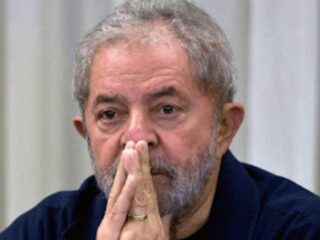 Com cela aberta e reuniões diárias, a campanha de Lula é desenhada na prisão