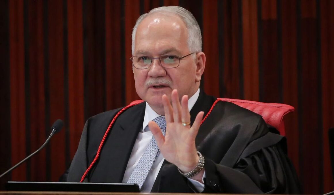 Fachin sugere que STF julgue liberdade de Lula antes do registro da candidatura