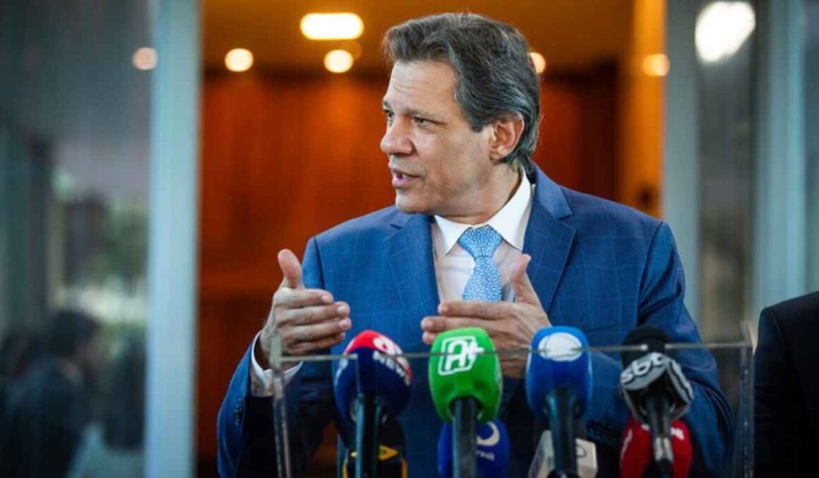 No Twitter, Haddad deseja sucesso a Bolsonaro