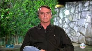 Bolsonaro afirma que ele é quem manda, desautoriza vice, descarta constituinte e diz que ‘não existe’ autogolpe