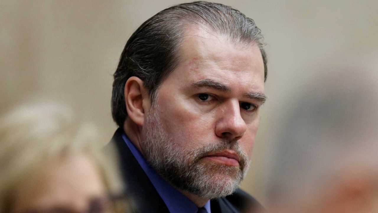 Após decisão de Toffoli, Moro cancela uso de tornozeleira para Dirceu