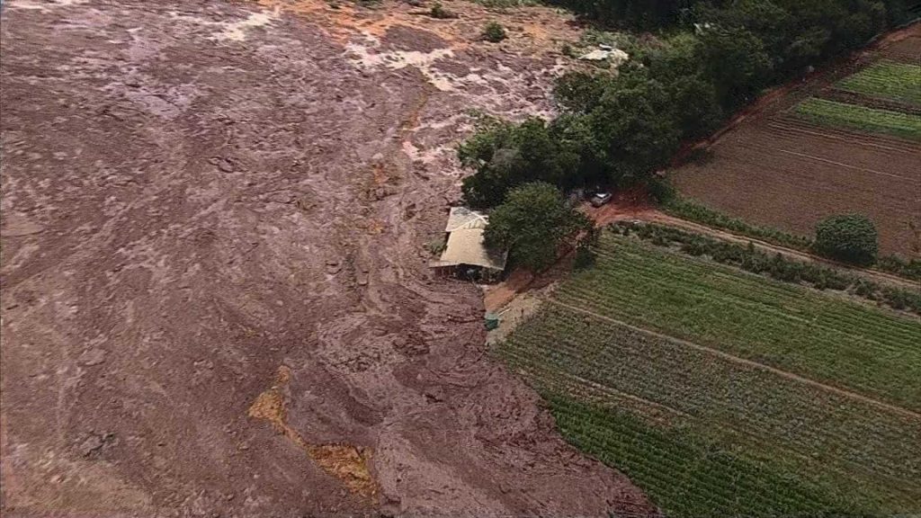 ‘Era uma onda que vinha por cima da outra’, diz funcionário