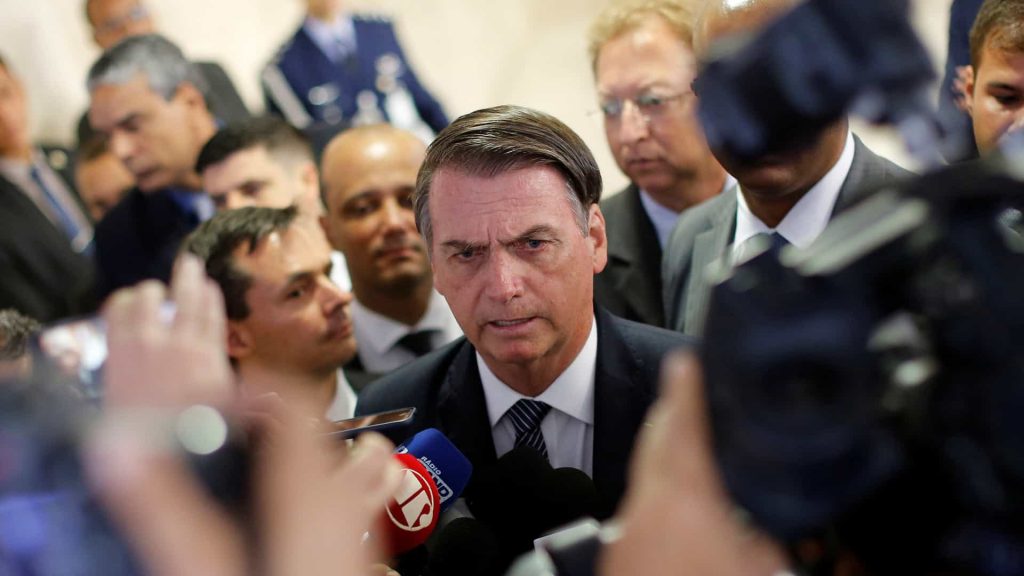 Sem reduzir desemprego, Bolsonaro reconhece dificuldade em seu governo