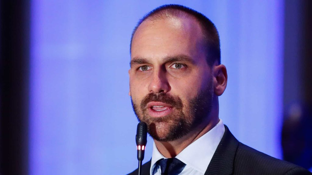 Após racha, Eduardo Bolsonaro assume PSL paulista