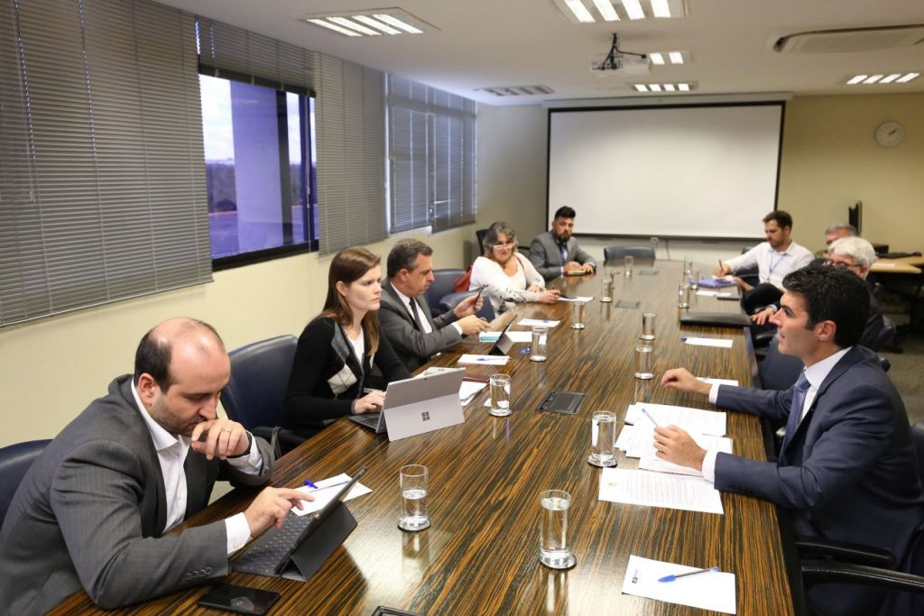 Governo debate construção de aeroportos e readequação do Brigadeiro Protásio