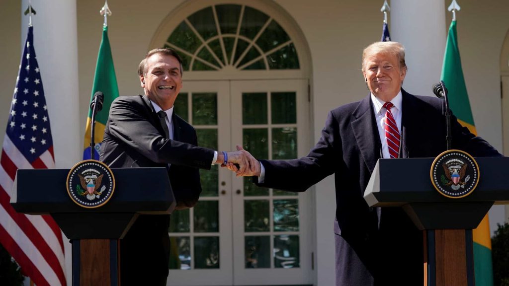 Bolsonaro e Trump tornaram racismo evidente, diz Black Lives Matter