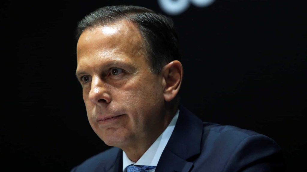 Aliados de Doria pressionam por expulsão de Aécio do PSDB