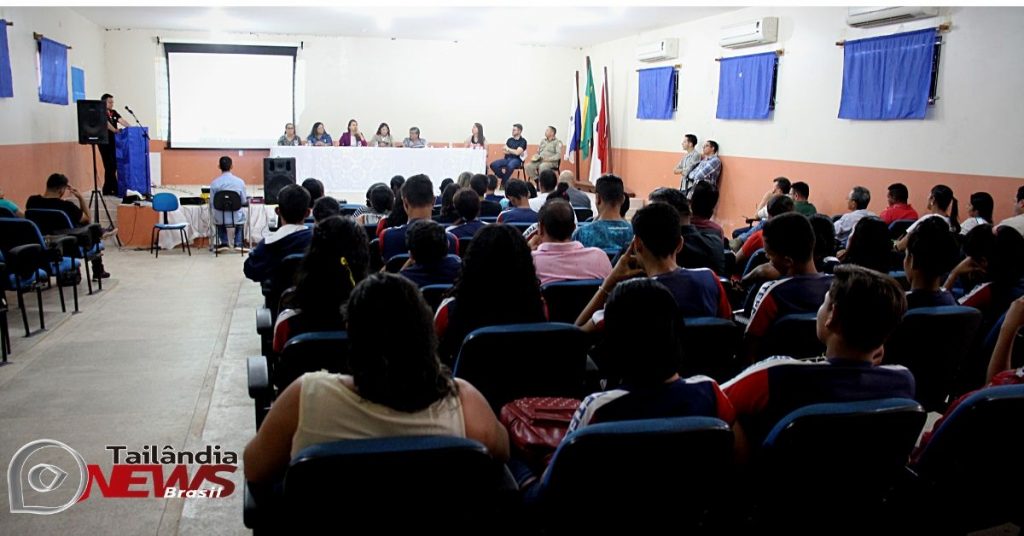 Palestra sobre o Jovem Aprendiz foi realizada na EETEPA