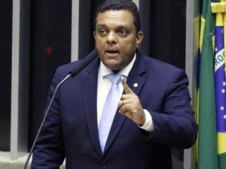 Justiça determina remoção de postagens do deputado Otoni de Paula com ataques ao ministro Alexandre de Moraes