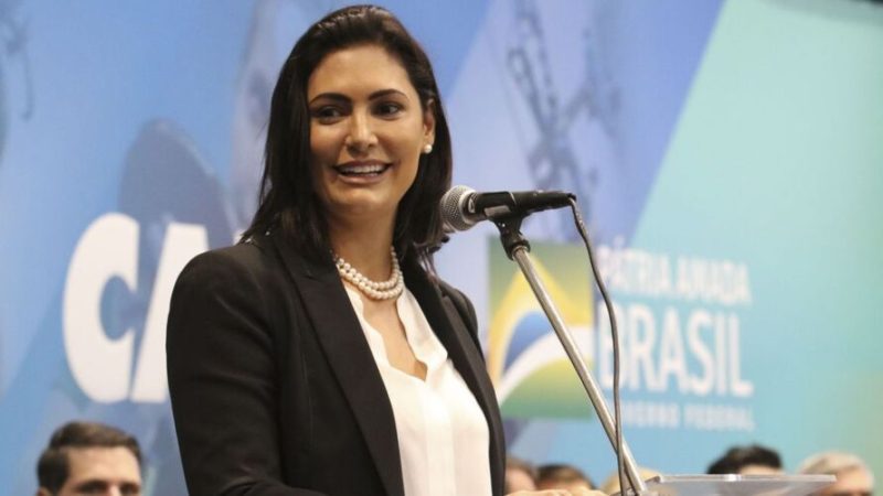 Michelle Bolsonaro muda Instagram após denúncia de que recebeu R$72 mil