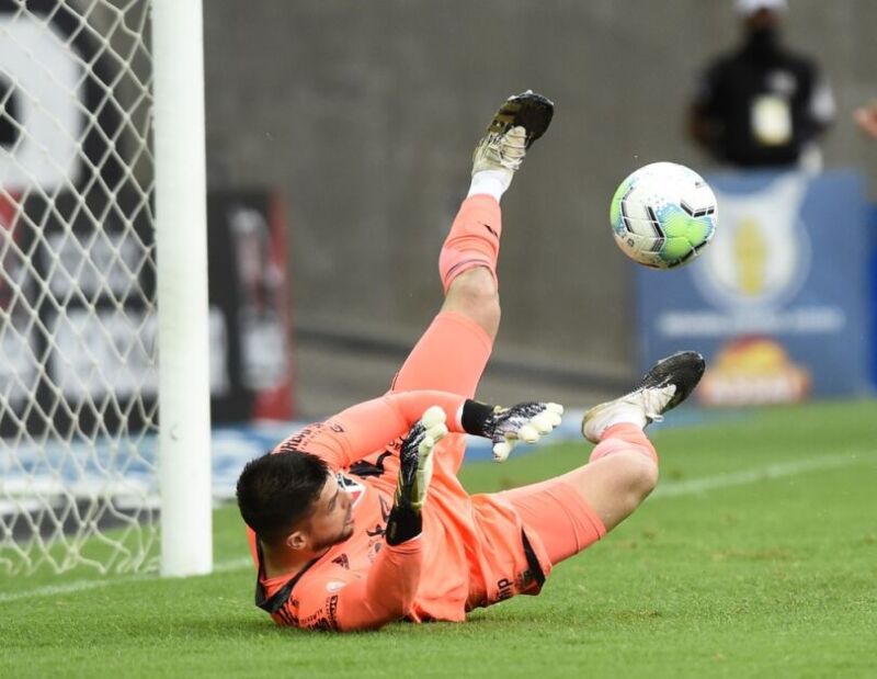 Craque do Jogo, Volpi vibra com atuação em goleada do São Paulo no Flamengo: "Tarde mágica"