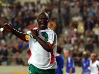 Destaque do Senegal na Copa de 2002, ex-meia Diop morre aos 42 anos