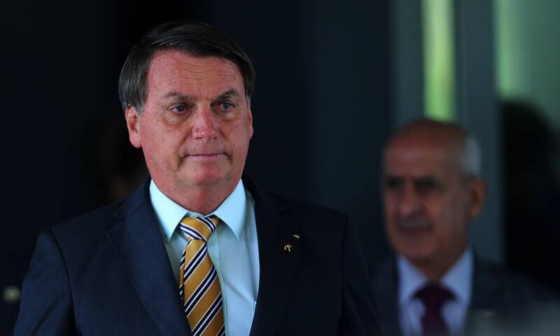 Bolsonaro diz não entender como prefeitos que fecharam cidades lideram pesquisas