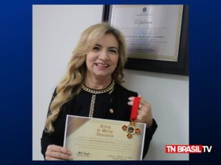 Professora Deputada Nilse Pinheiro recebe a "Comenda da Ordem do Mérito Advocatício"