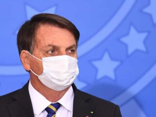 Covid: Bolsonaro assina MP que abre crédito de R$ 20 bilhões para comprar vacinas