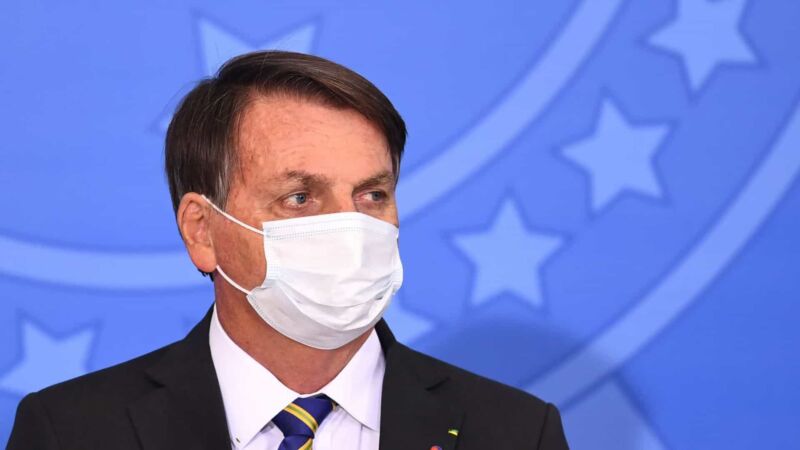 Covid: Bolsonaro assina MP que abre crédito de R$ 20 bilhões para comprar vacinas