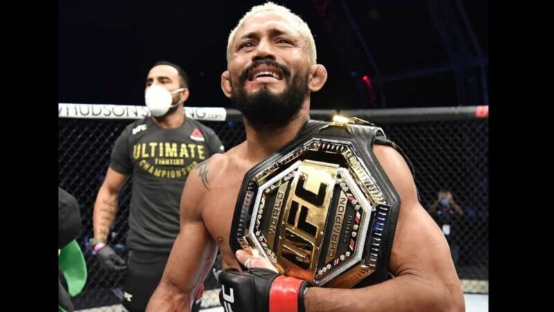 Deiveson Figueiredo volta a defender cinturão no UFC 256: 'Fazendo história'