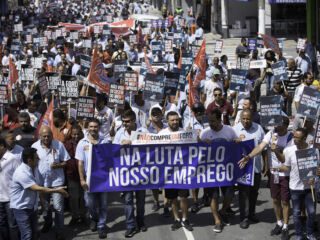 Ford: Dia é marcado por manifestação de trabalhadores em Camaçari