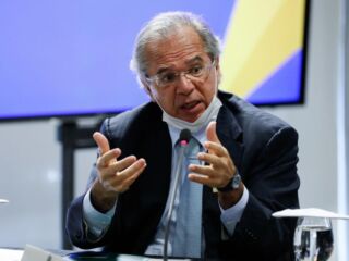 Guedes diz que se pandemia de covid-19 'assolar o Brasil de novo', Governo declara estado de guerra