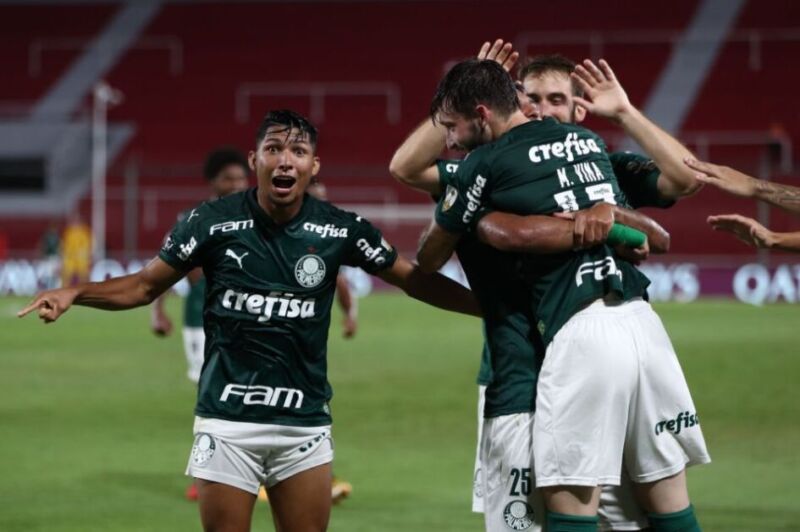 Após vitória na Argentina, Palmeiras prega cautela para o jogo de volta