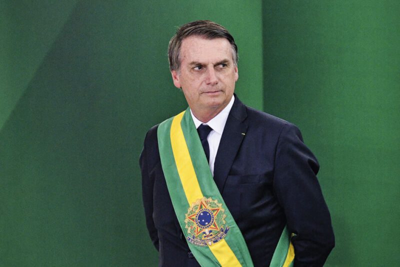 Bolsonaro nega atraso para inicio de vacinação no Brasil