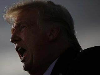 Trump conspirou com funcionário do Departamento de Justiça para mudar resultado da Geórgia, diz NYT