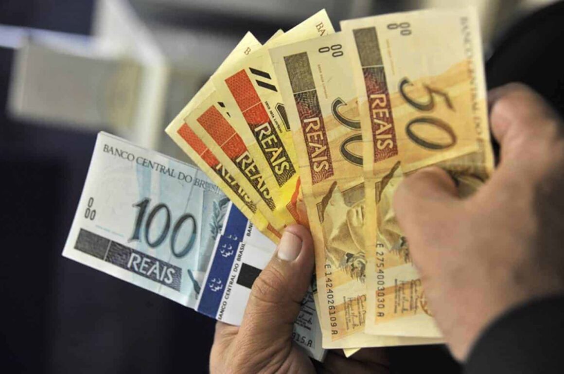 Percentual de aumento no salário mínimo fica abaixo da Inflação