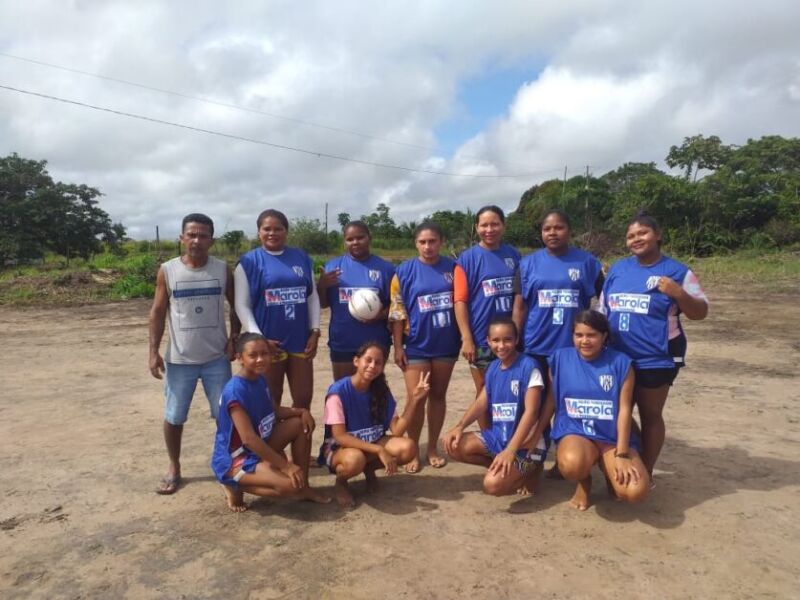 Equipe de futebol feminino da Comunidade Ipitinga