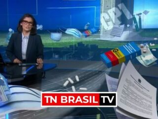 Apresentadora do Jornal Nacional se confunde e chama Jair Bolsonaro de "ex-presidente"