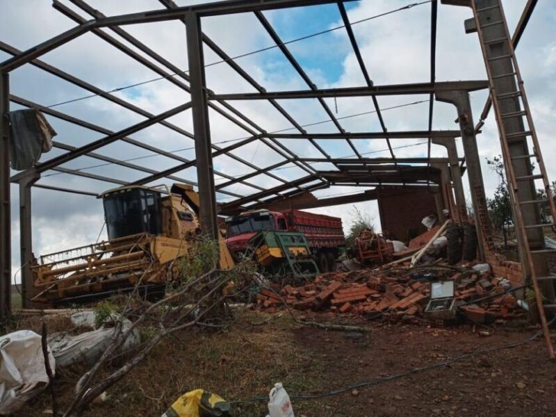 Tornado danificou mais de 280 casas e atingiu 1,7 mil pessoas em Campos Novos