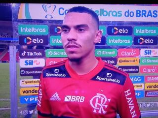 Flamengo vence Coritiba e se classifica para próxima fase