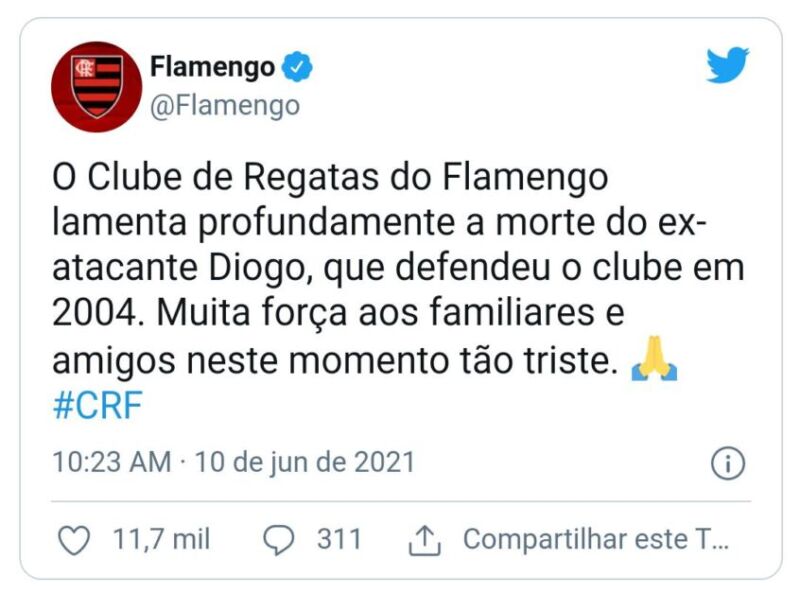 Ex-atacante do Flamengo morre em acidente de moto.