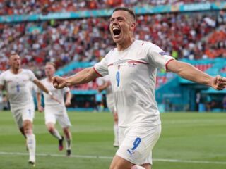 Holanda é surpreendida pela República Tcheca e perde por 2x0, Eurocopa