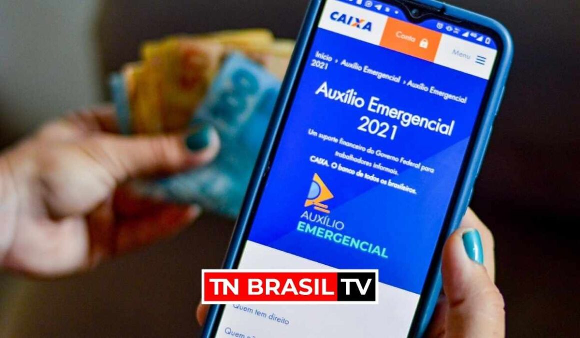 Trabalhadores nascidos em julho já podem sacar nesta segunda-feira (12) a 3ª parcela do Auxílio Emergencial