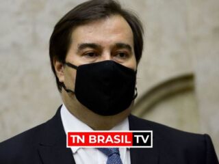 Rodrigo Maia chama Bolsonaro de "populista" e a acusa de "defender uma ditadura"