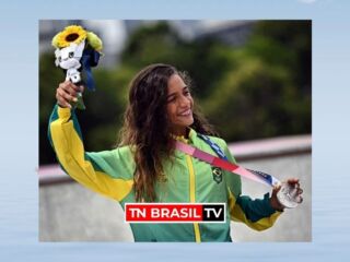 Nilse Pinheiro parabeniza a jovem medalhista olímpica Rayssa Leal