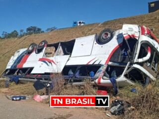 Ônibus cai em ribanceira e deixa pelo menos 3 mortos em Rio Claro