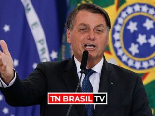 "só Deus me tira daqui" - disse Jair Bolsonaro caso a população continue lhe apoiando