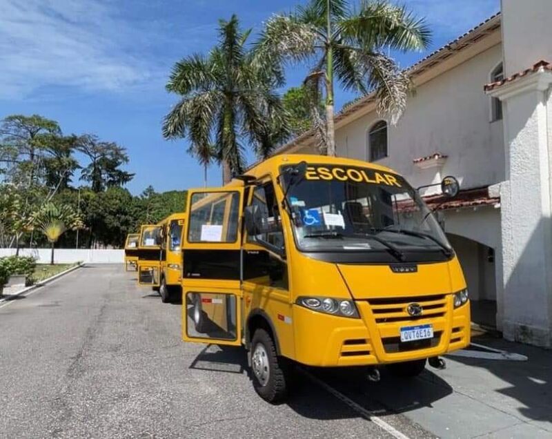 Governador Helder Barbalho faz entrega de veículos escolares em 8 cidades