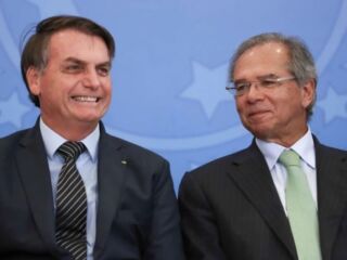 Bolsonaro diz sobre Paulo Guedes - 'Não existe nenhuma vontade minha de demiti-lo'.